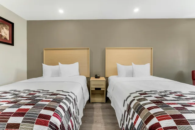 غرفة بسريرين مزدوجين للمدخنين، Red Roof Inn West Memphis, AR 1/4