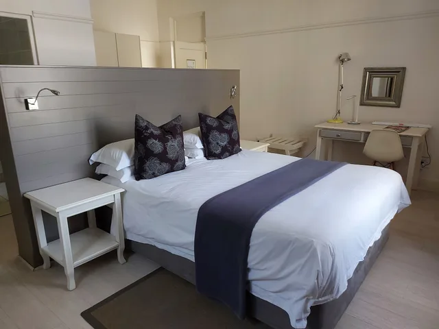 Luxury, Suite, King Bed, The Hampton Exclusive Guest House 2/3