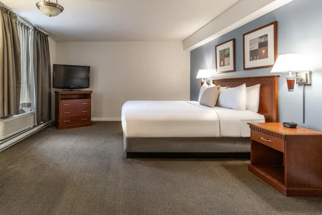 استوديو بسرير كينج وسرير كوين، Hotel Saint Laurent Montreal 2/10