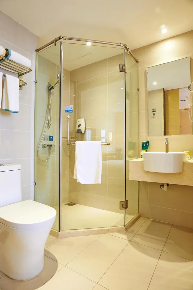 Standard, King Bed, No Window، City Comfort Hotel Bukit Bintang, Kuala Lumpur 3/4