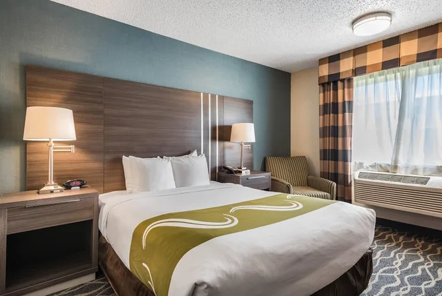 غرفة بسرير كوين لذوي الإعاقة، Quality Inn & Suites Missoula Westside 2/5