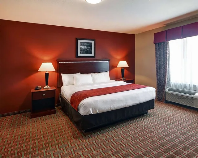 Upgrade, Suite, King Bed, Accessible، Comfort Suites At Lake Worth 3/7