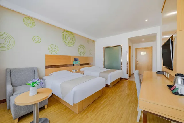 غرفة عائلية بسرير كوين وسرير فردي، GreenTree Inn Anqing Huaining County Development Zone Duxiu Road 2/2