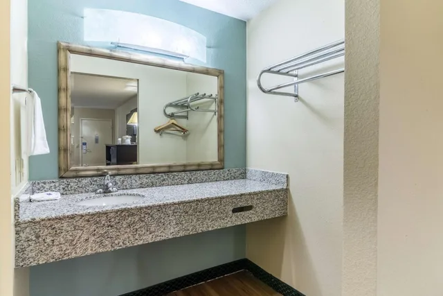 غرفة بريميوم رباعية، Motel6 Kenly, NC 9/10