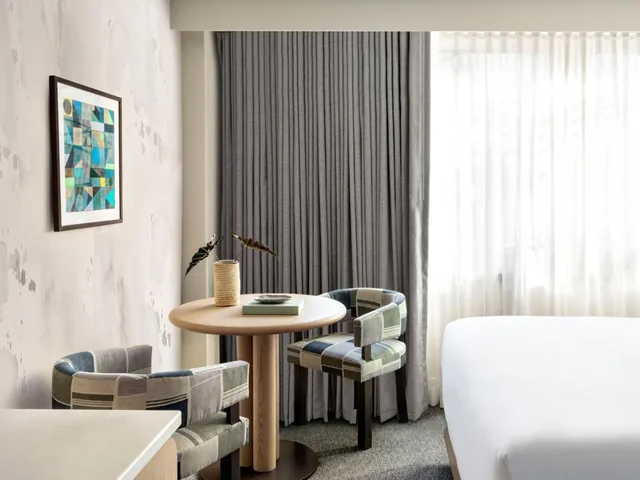 Essential, King Bed, Bathtub, Accessible، Hotel Kimpton Hotel Theta 8/10