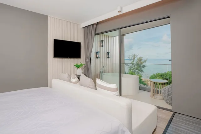 Ocean, Executive, King Bed, Bayphere Hotel Pattaya JC 2/10