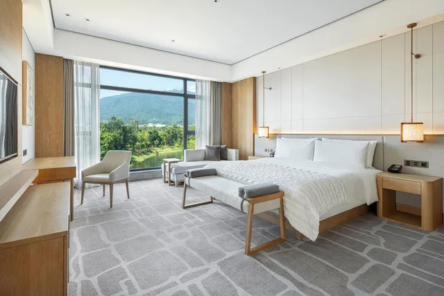 Discovery, Suite, King Bed، Le Meridien Emei Mountain Resort 1/2