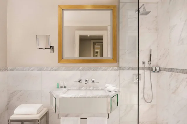 غرفة بسريرين منفصلين، Westin Palace Milan 3/3