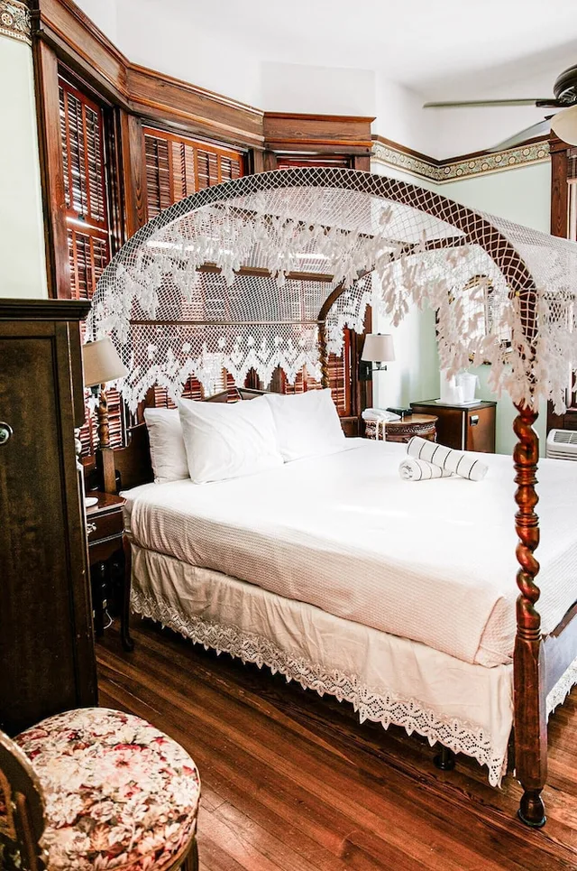 Room, King Bed, Pool Side، Amsterdams Curry Mansion Inn 7/10