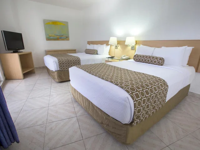 جناح جونيور، HS Hotsson Smart Acapulco 10/10