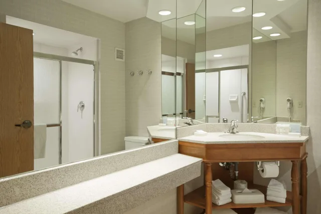 غرفة بسرير مزدوج، Hampton Inn Grand Rapids North 2/2