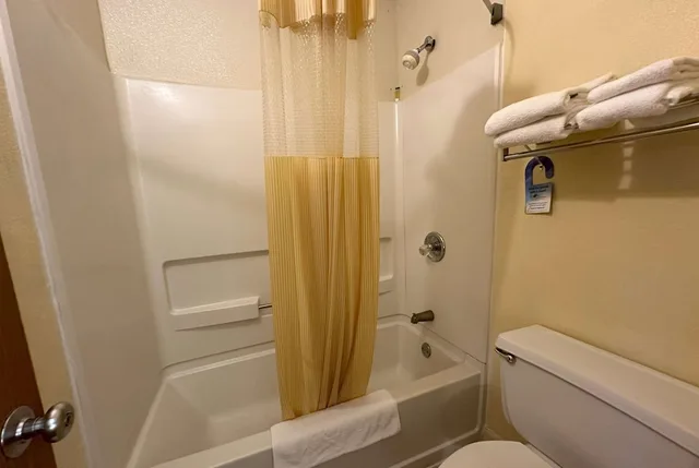 غرفة بسرير كوين، Days Inn by Wyndham Renfro Valley Mount Vernon 9/10