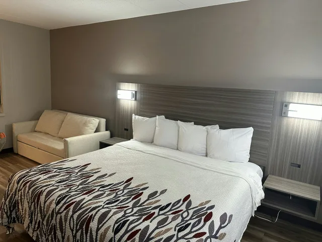 جناح بسرير كينج، Red Roof Inn & Suites Middleborough 1/6