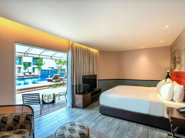 Privilege, King Bed, Pool Access، MERCURE LANGKAWI PANTAI CENANG 1/3
