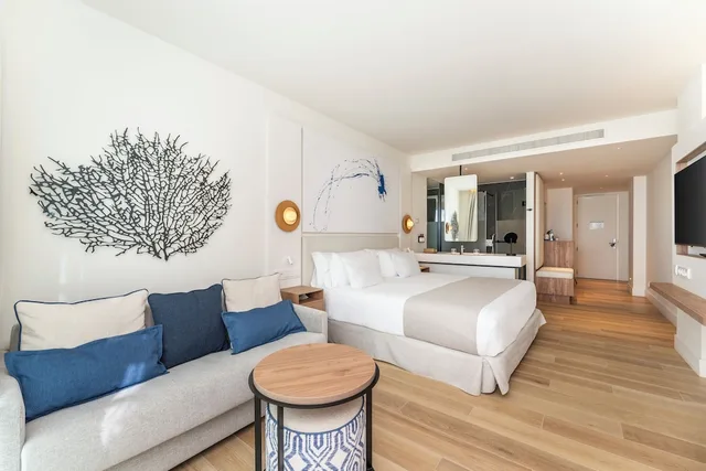 Superior, King Bed, Sea Front، Barcelo Playa Blanca 2/3