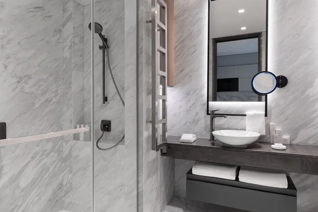 2 Bedrooms, Specialty, Residence, King and Queen Bed, Sea View, Balcony, Executive Lounge Access، JW Marriott Hotel Istanbul Marmara Sea 3/3