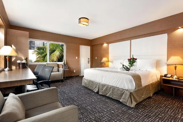 غرفة بسرير كوين بغرفتي نوم، The Garden Hotel and Resort 2/9