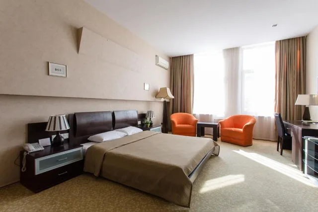 غرفة ديلوكس بسرير مزدوج، Austin Hotel Baku 1/8
