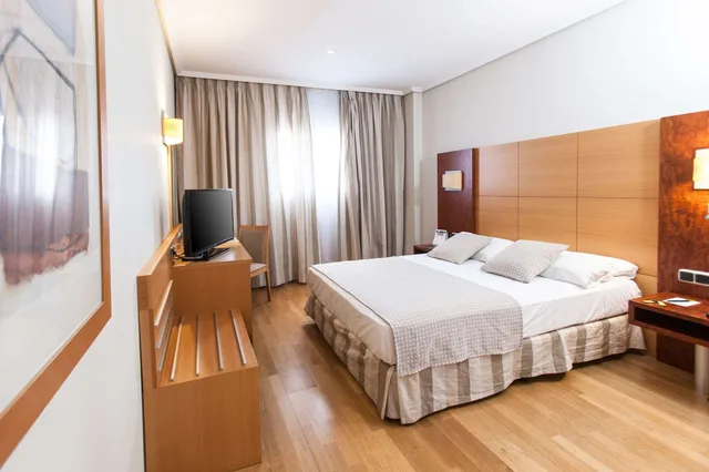 غرفة مفردة بسرير كوين، Sercotel Gran Fama Formerly Husa Gran Fama 1/4