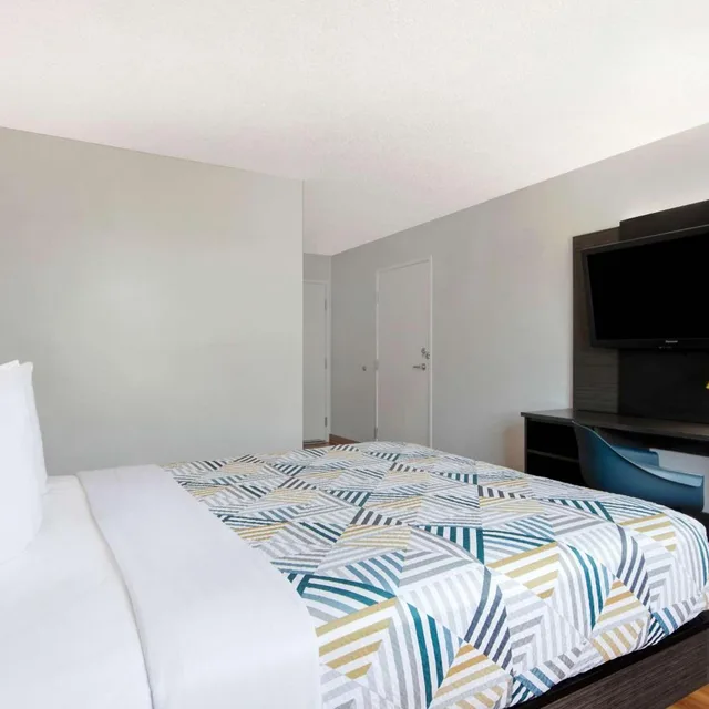 غرفة بسرير كينج، Motel6 San Antonio, TX - South 9/10