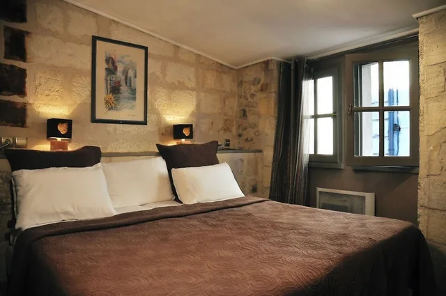 غرفة كومفورت بسرير كينج، Hotel Le Tivoli Theopolis 2/3
