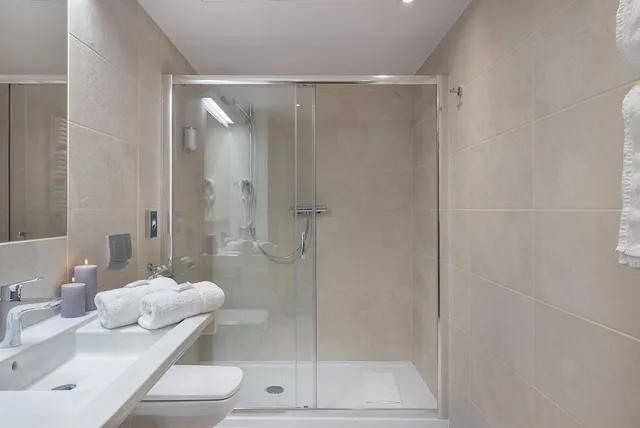 Room, Twin Beds, Rail View، Molo Hotel 5/6