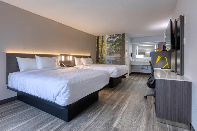 غرفة بسريرين كوين، Clarion Pointe Decatur River City 3/10