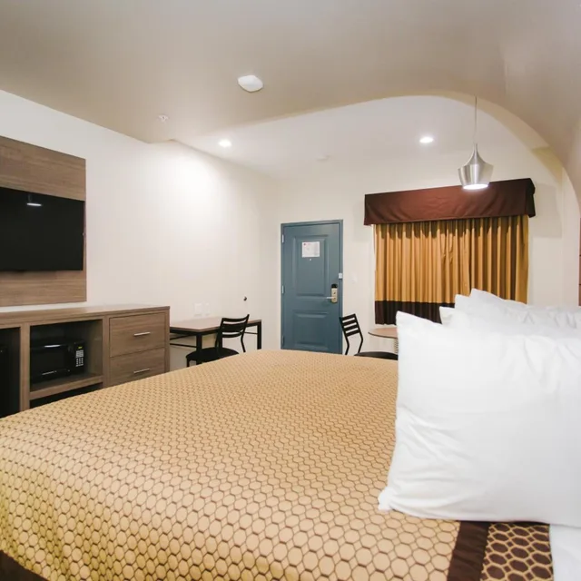 استوديو ديلوكس بسرير كينج، Palace Inn Louetta 9/10