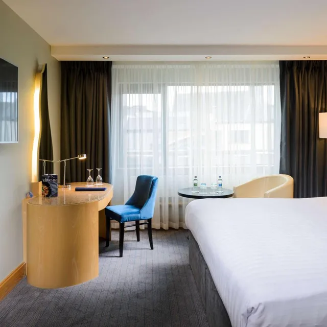 غرفة سوبيريور بسرير مزدوج بإطلالة على النهر، RADISSON BLU HOTEL, ATHLONE 2/6