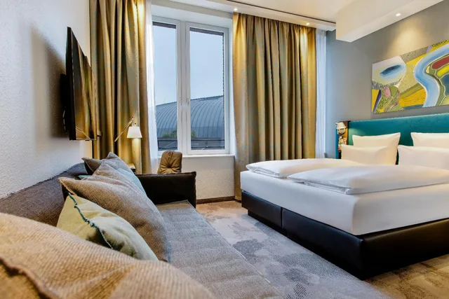 غرفة كومفورت بسرير كوين، Hotel Motel One Wiesbaden 4/5