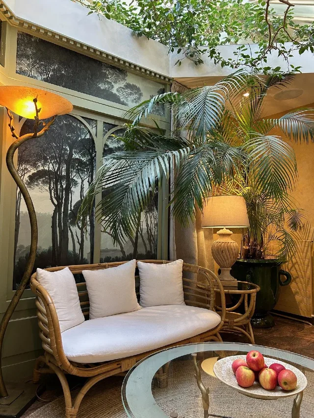 غرفة قياسية، Neuilly Park 1/1
