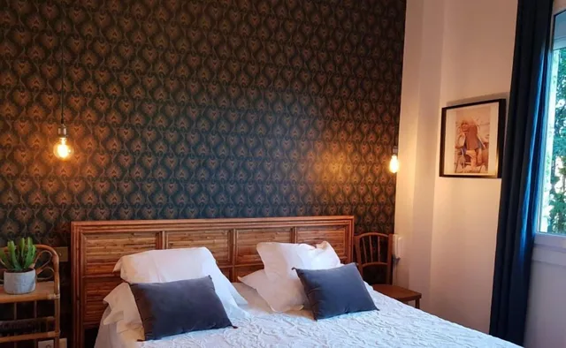 غرفة بسرير مزدوج، Hôtel Les Lauriers 1/5