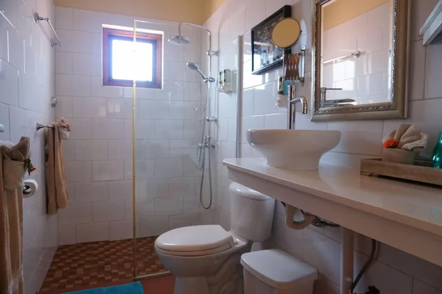 بنغل، Carinas Studio Apartments 4/6