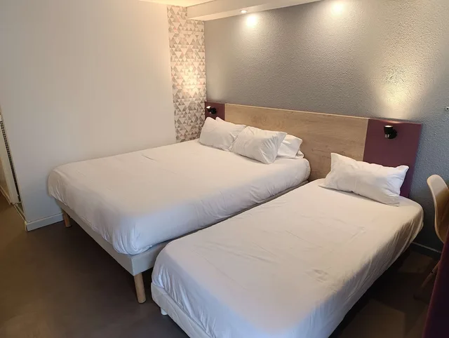 غرفة بسرير مزدوج وسرير فردي، Kyriad Meaux Sud Nanteuil Les Meaux 1/4