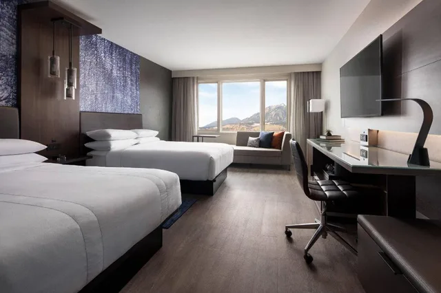 Studio, Suite, 2 Queen Beds, City or Courtyard View, Balcony, Corner، Boulder Marriott 1/2