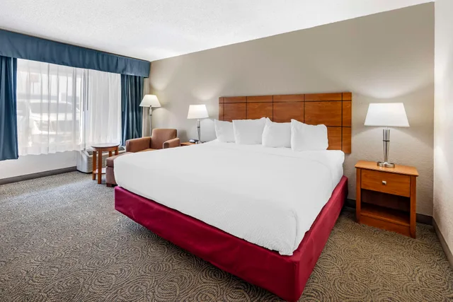 غرفة بسريرين منفصلين وسرير كينج، Best Western Thunderbird Motel 2/6