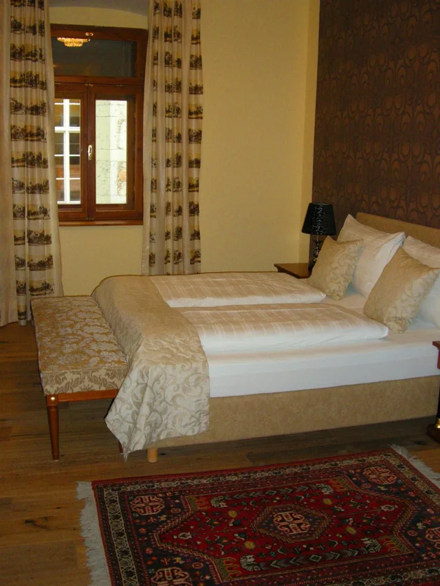 Room, Double Bed, See Gruner Baum 3/4