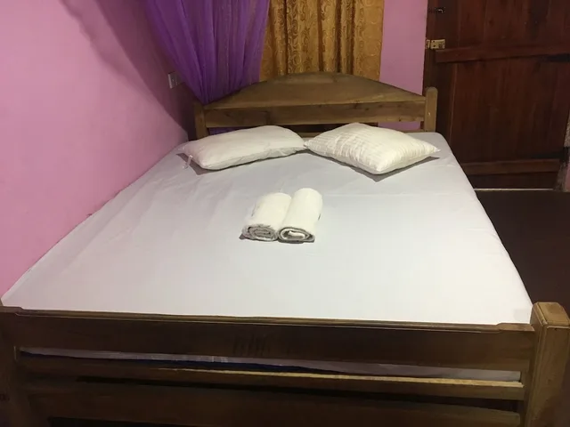 غرفة أساسية ثلاثية بسرير كوين وسرير فردي بإطلالة على المتنزه بغرفة نوم واحدة، Like Lodge 2/3