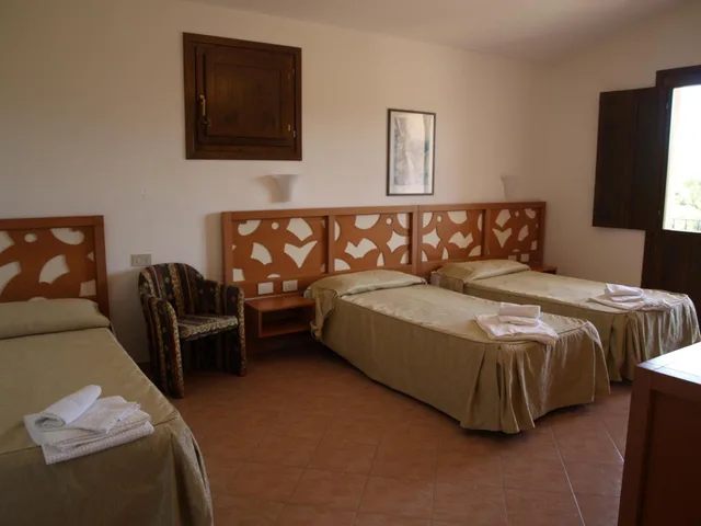 Room, Triple, Club Esse Gallura Beach Village 5/10
