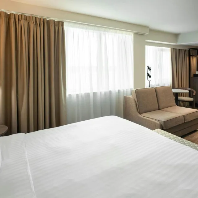 Executive, Twin Beds, Sofa, AC Hotel by Marriott Birmingham NEC and Airport 3/4