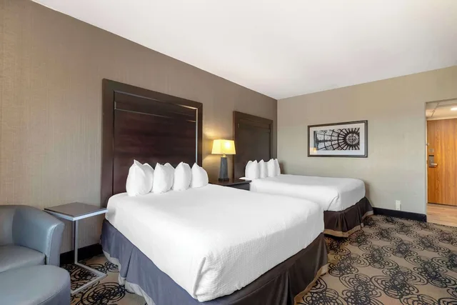 غرفة قياسية بسريرين كوين، Best Western Plus Midwest Inn 3/5