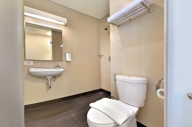 جناح بسرير كوين، Whiz Hotel Sudirman Cilacap 5/6