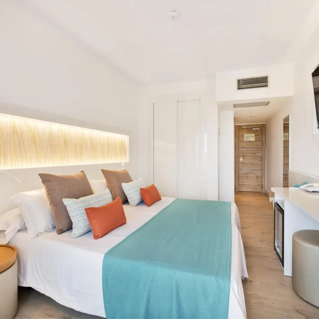 غرفة بسرير مزدوج بإطلالة على المسبح، Ipanema Beach Hotel 1/10