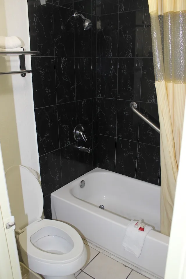 غرفة ديلوكس بسريرين مزدوجين، Tampa Inn Near Busch Gardens 3/3