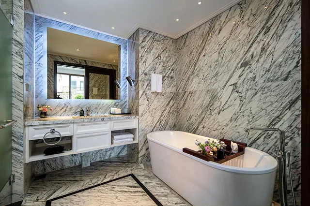 Atole, Suite, King Bed, Terrace، Anatole Hotel Hanoi 8/8