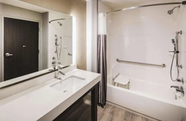 Room, 2 Queen Beds, La Quinta Inn & Suites by Wyndham Locust Grove 6/8