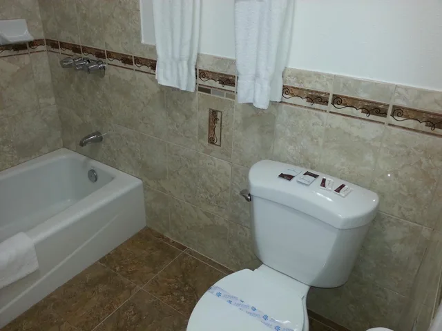 غرفة بسريرين مزدوجين، Tower Motel Long Beach 8/10