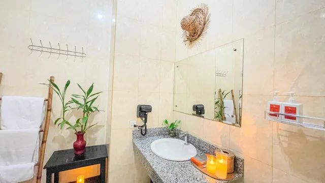 غرفة ديلوكس بسرير مزدوج بشرفة، Central Indochine D Angkor Hotel 10/10