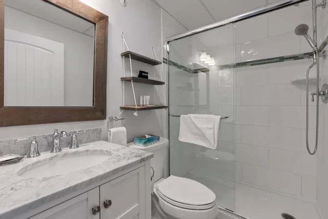 Room, King Bed, Port Side، Nonantum Resort 2/2