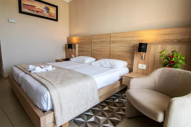 غرفة قياسية مفردة بإطلالة على البحر، Riadh Palms Resort & Spa 1/2